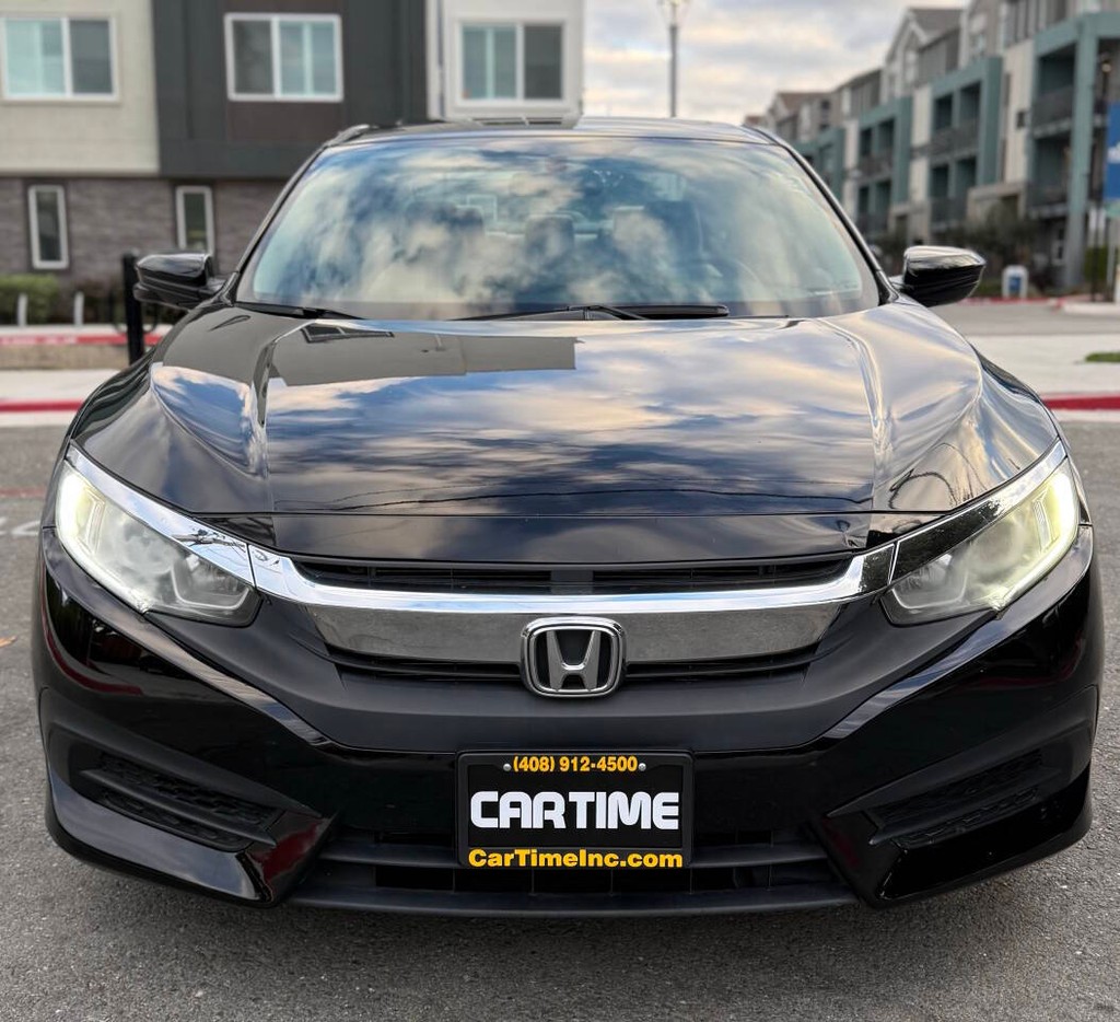 Honda Civic Sedan Vehicle Full-screen Gallery Image 02