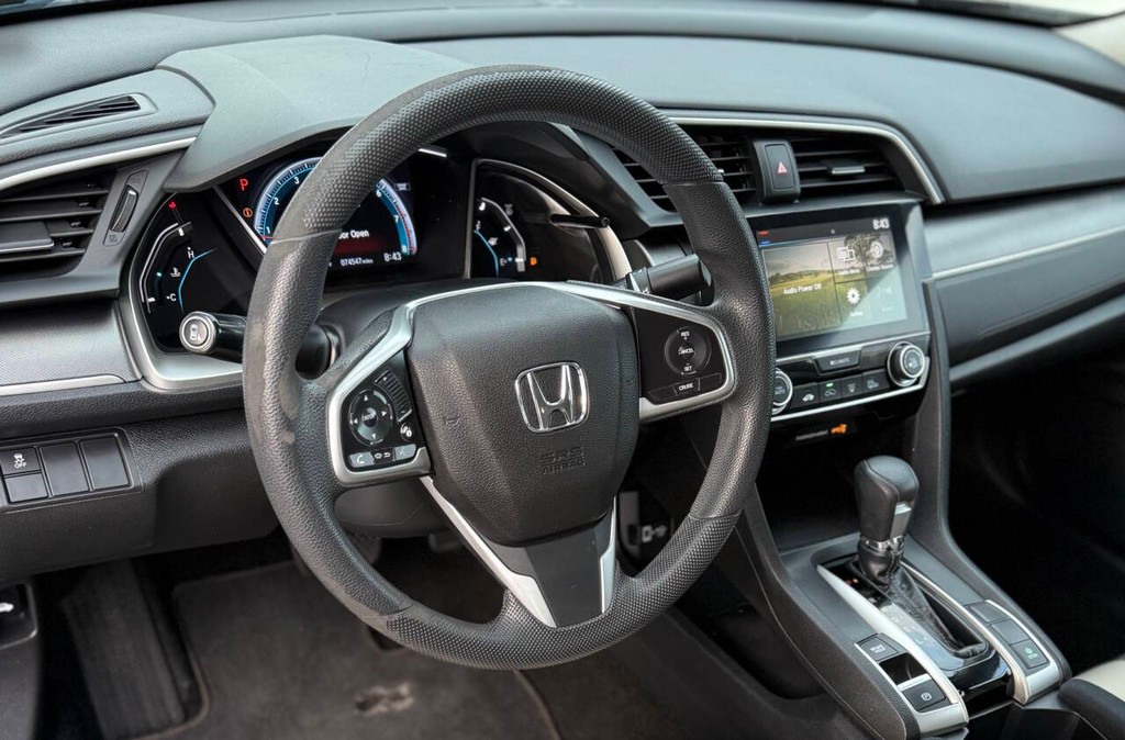 Honda Civic Sedan Vehicle Full-screen Gallery Image 09