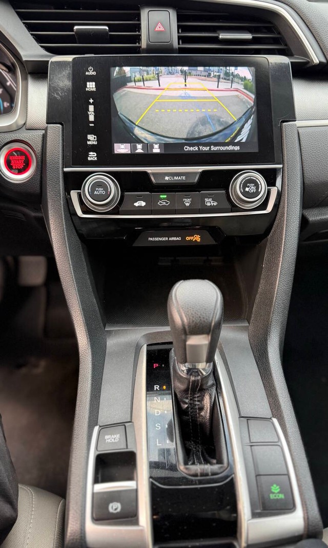 Honda Civic Sedan Vehicle Full-screen Gallery Image 11