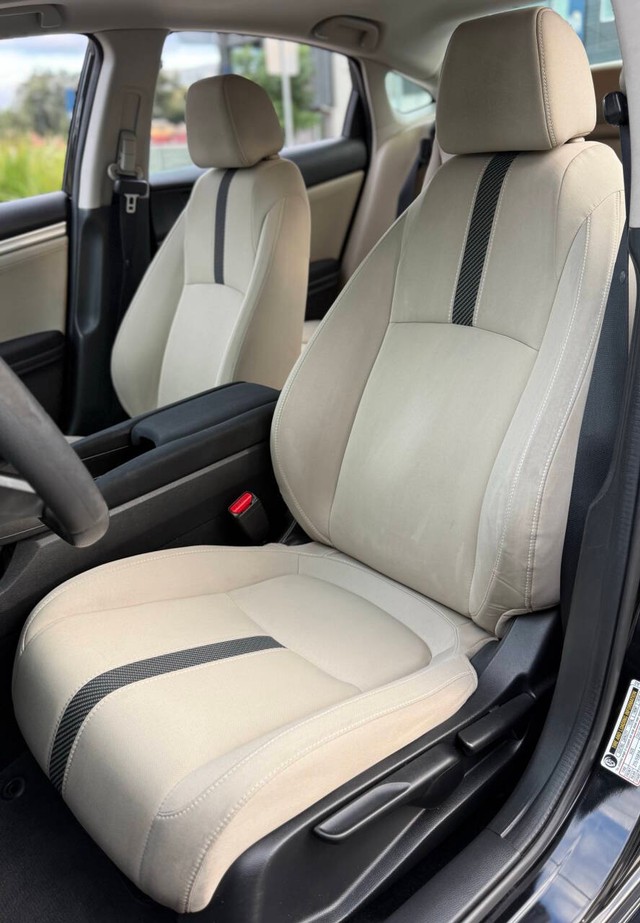 Honda Civic Sedan Vehicle Full-screen Gallery Image 12