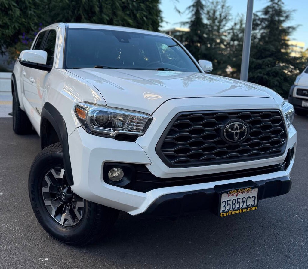 Toyota Tacoma 4WD Vehicle Full-screen Gallery Image 04