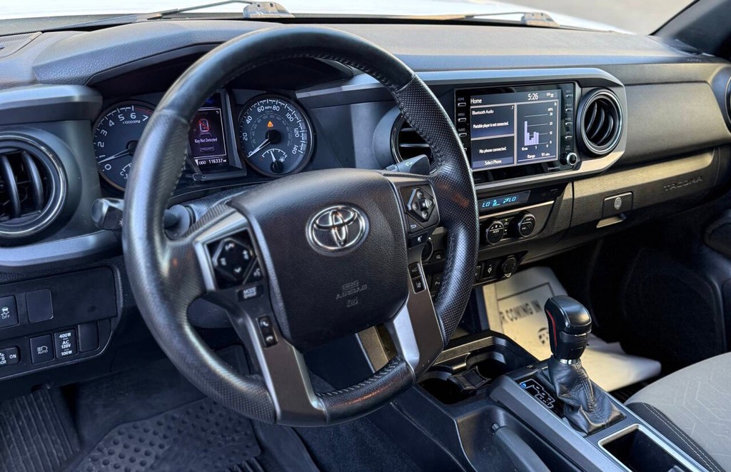 Toyota Tacoma 4WD Vehicle Full-screen Gallery Image 09