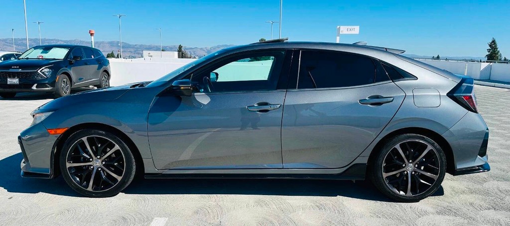 Honda Civic Hatchback Vehicle Full-screen Gallery Image 04