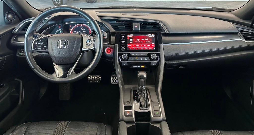 Honda Civic Hatchback Vehicle Full-screen Gallery Image 08