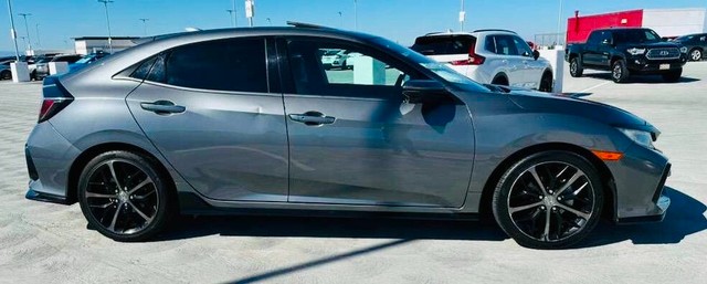 Honda Civic Hatchback Vehicle Full-screen Gallery Image 07