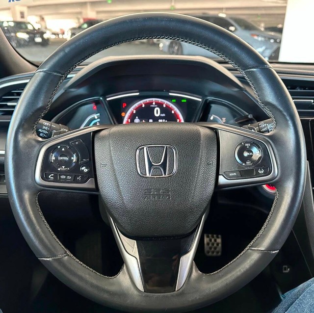 Honda Civic Hatchback Vehicle Full-screen Gallery Image 12