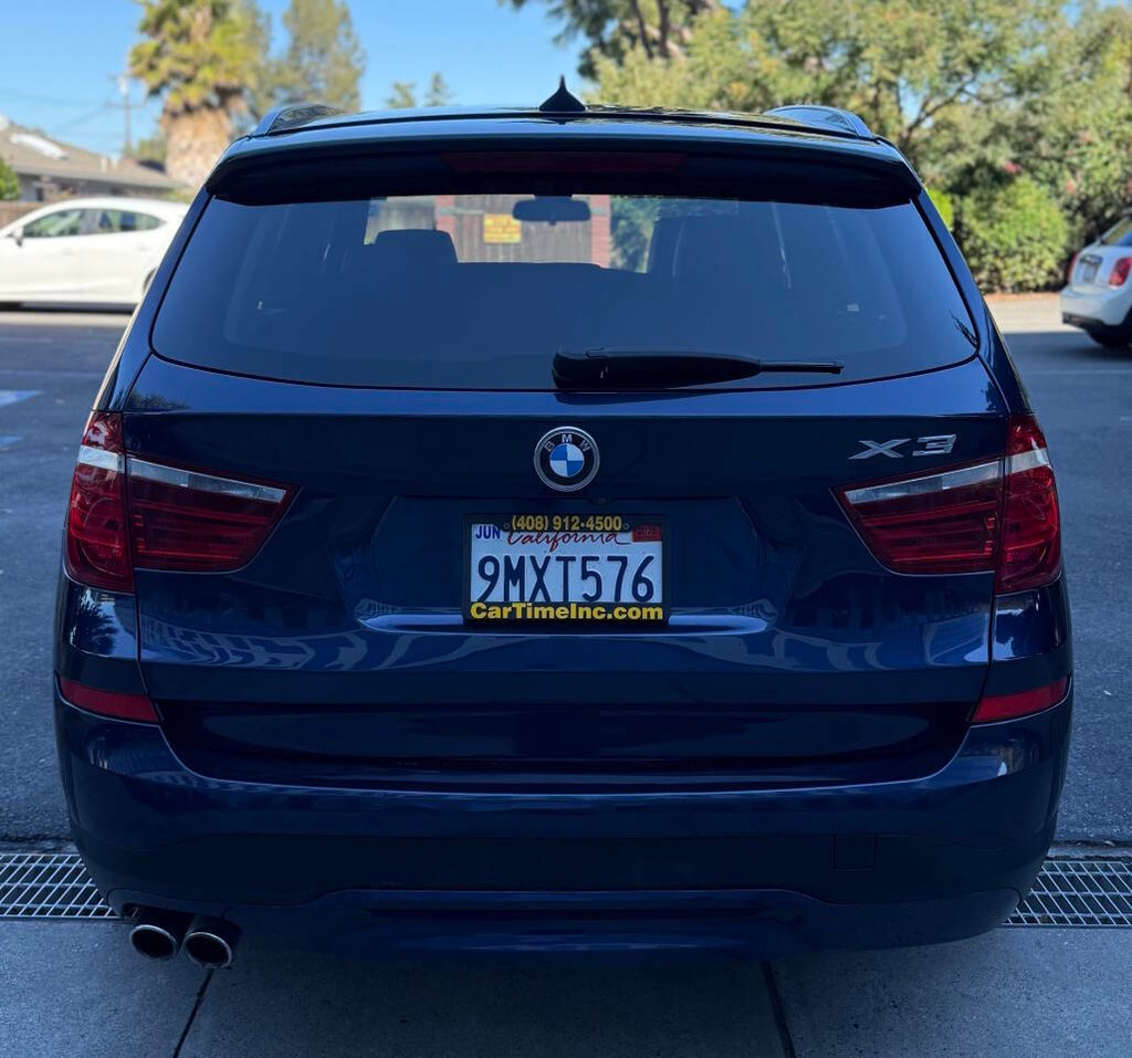 BMW X3 Vehicle Full-screen Gallery Image 07