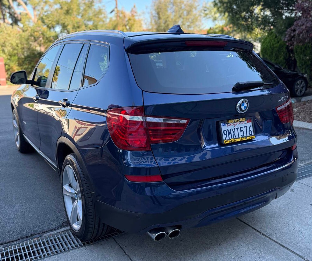 BMW X3 Vehicle Full-screen Gallery Image 08