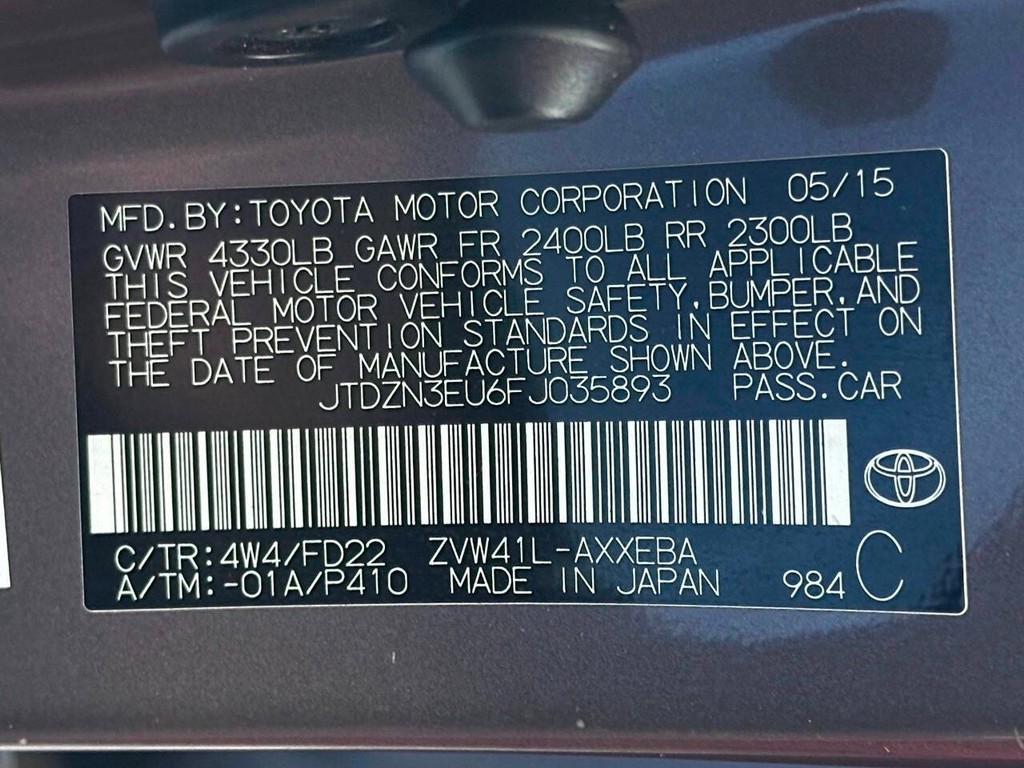 Toyota Prius v Vehicle Full-screen Gallery Image 17