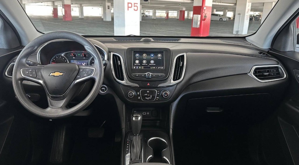 Chevrolet Equinox Vehicle Full-screen Gallery Image 09