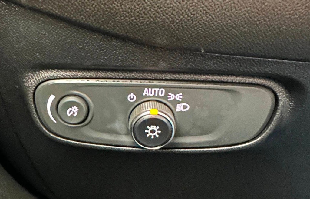 Chevrolet Equinox Vehicle Full-screen Gallery Image 14