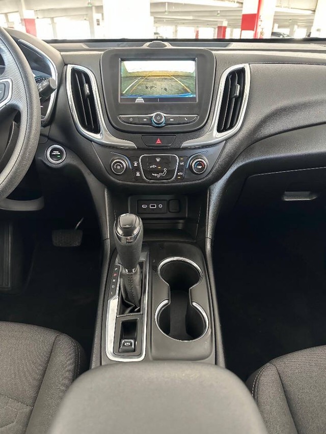 Chevrolet Equinox Vehicle Full-screen Gallery Image 11