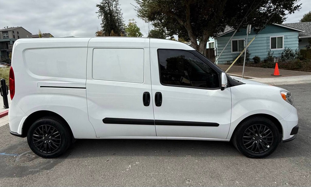 Ram ProMaster City Cargo Van Vehicle Full-screen Gallery Image 05