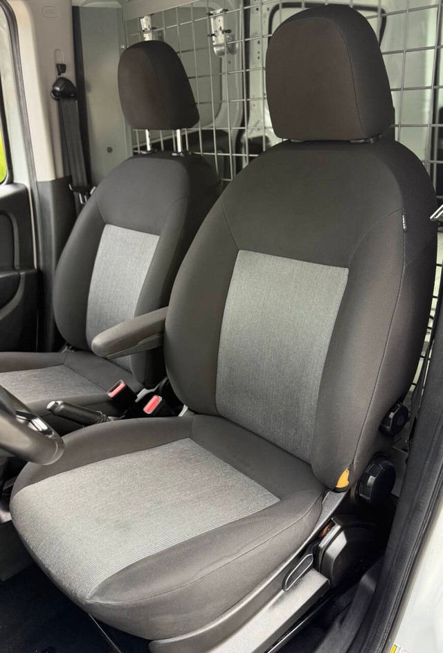 Ram ProMaster City Cargo Van Vehicle Full-screen Gallery Image 13