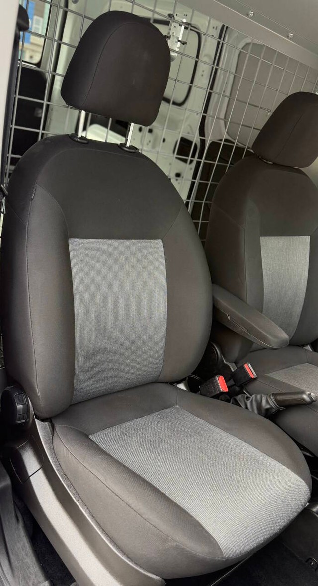 Ram ProMaster City Cargo Van Vehicle Full-screen Gallery Image 14