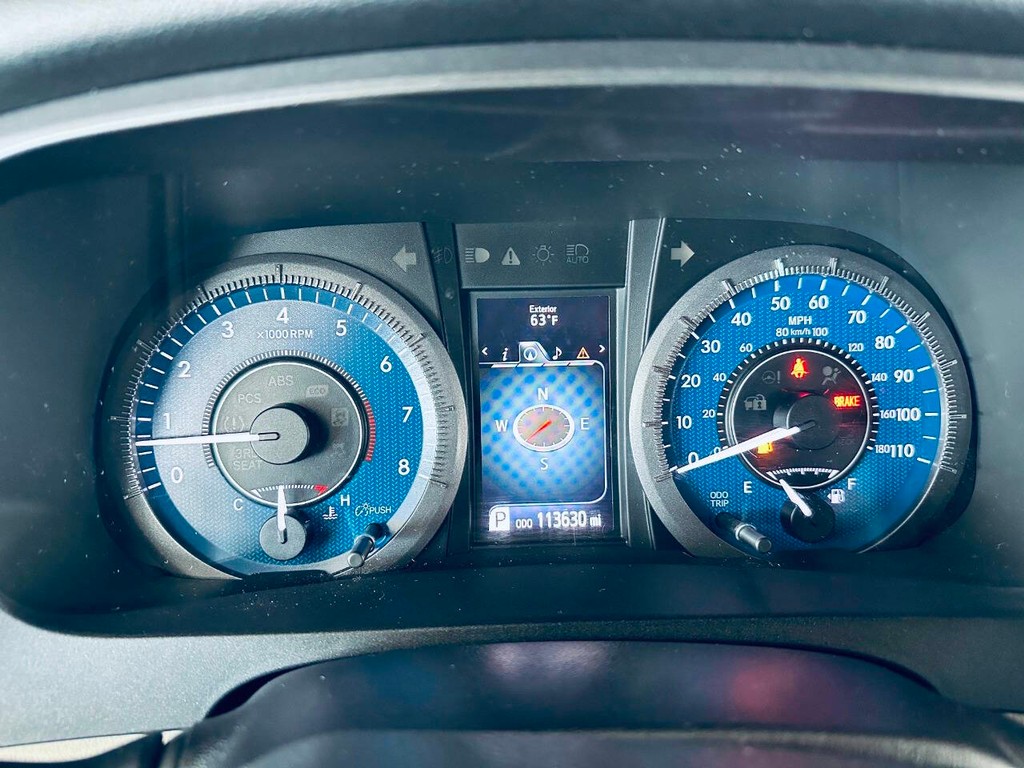 Toyota Sienna Vehicle Full-screen Gallery Image 11