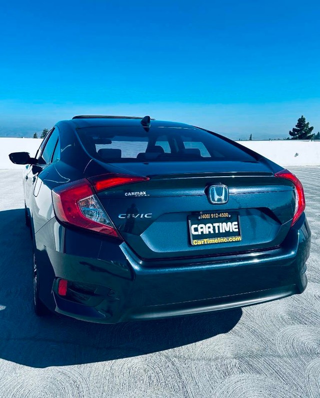 Honda Civic Sedan Vehicle Full-screen Gallery Image 05