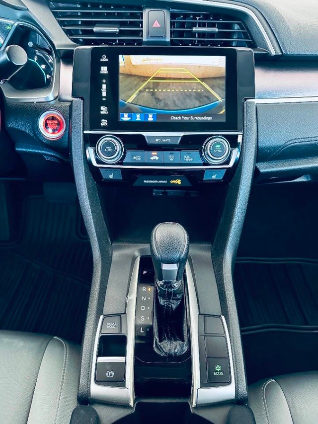 Honda Civic Sedan Vehicle Full-screen Gallery Image 11