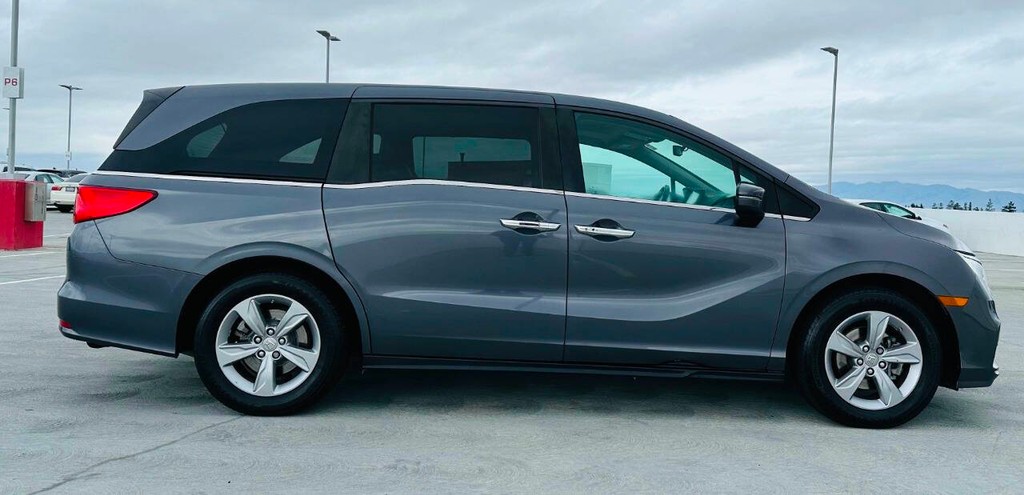 Honda Odyssey Vehicle Full-screen Gallery Image 08