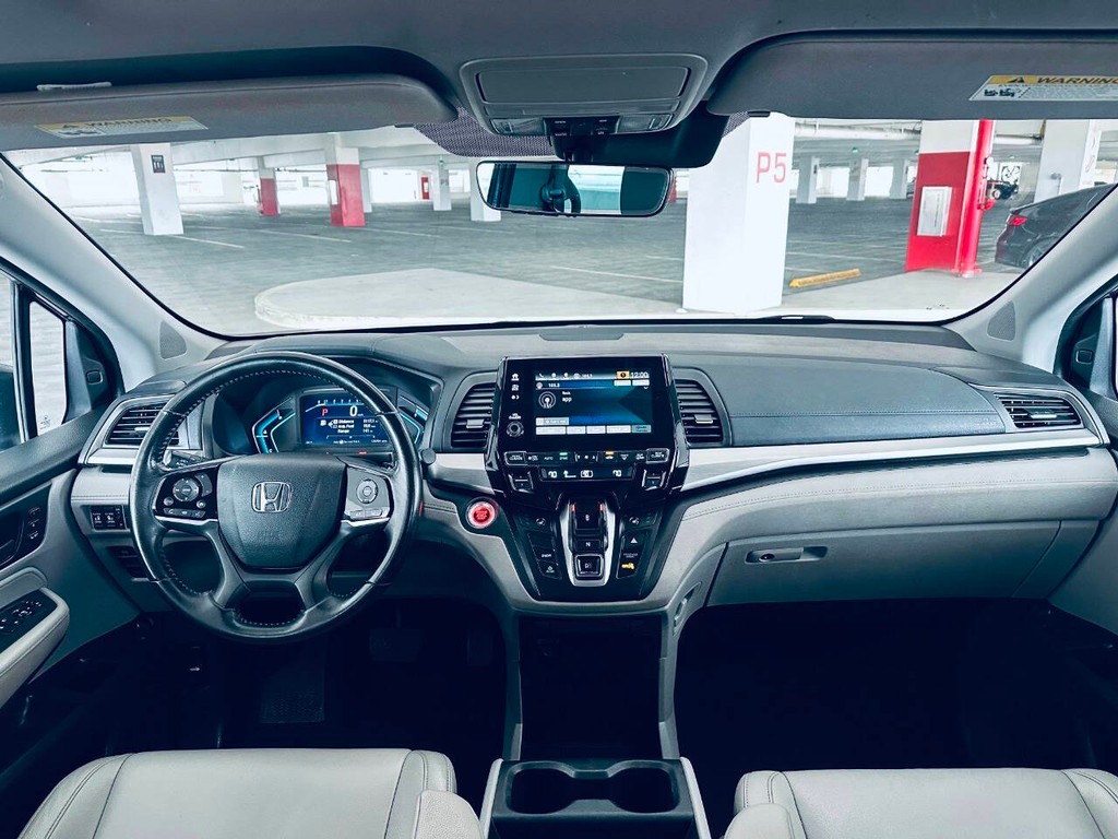 Honda Odyssey Vehicle Full-screen Gallery Image 09