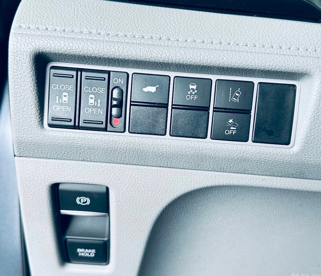 Honda Odyssey Vehicle Full-screen Gallery Image 15