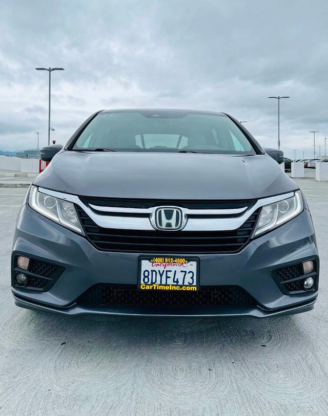 Honda Odyssey Vehicle Full-screen Gallery Image 02