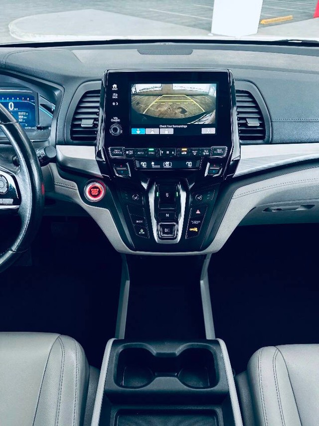 Honda Odyssey Vehicle Full-screen Gallery Image 11