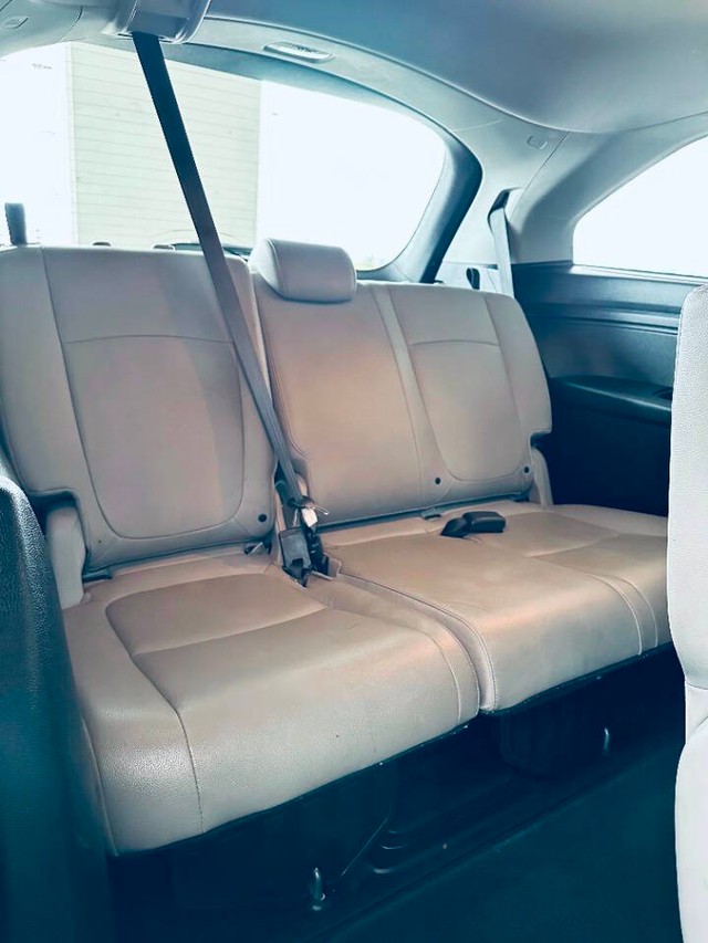 Honda Odyssey Vehicle Full-screen Gallery Image 13