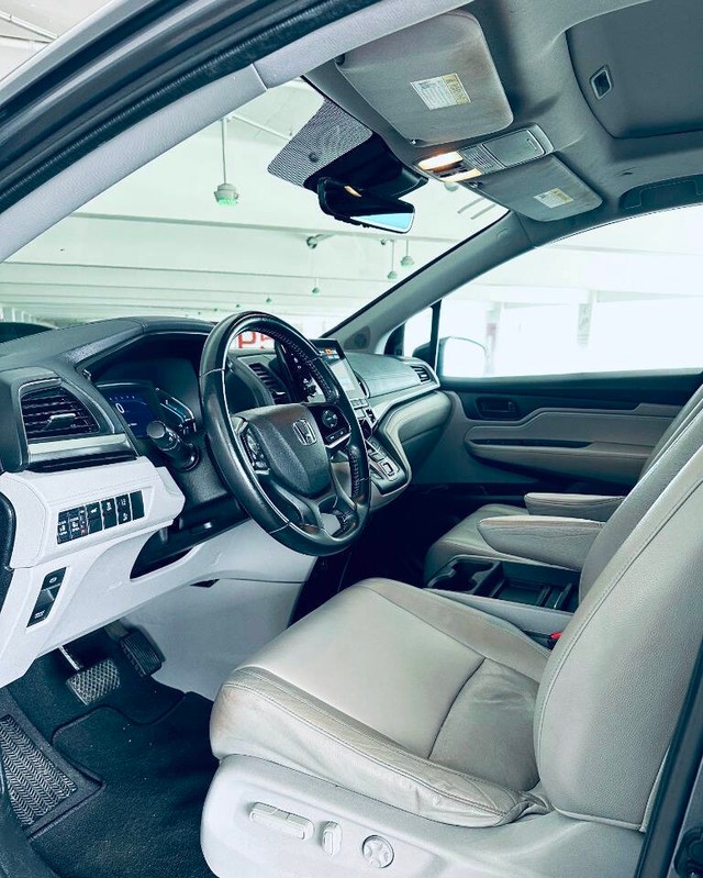 Honda Odyssey Vehicle Full-screen Gallery Image 14