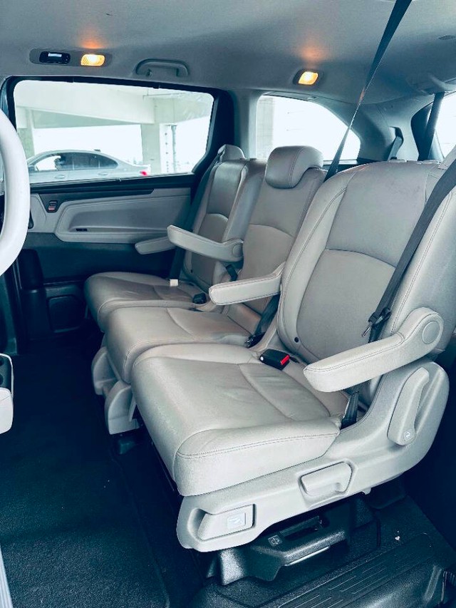 Honda Odyssey Vehicle Full-screen Gallery Image 17