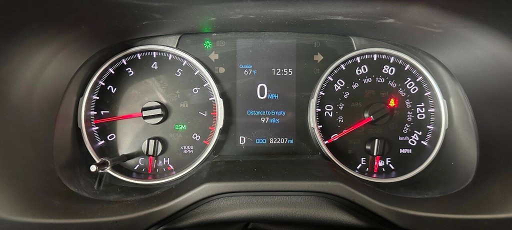 Toyota RAV4 Vehicle Full-screen Gallery Image 16