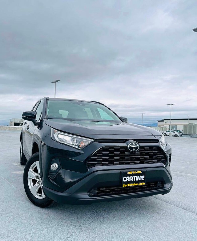 Toyota RAV4 Vehicle Full-screen Gallery Image 03