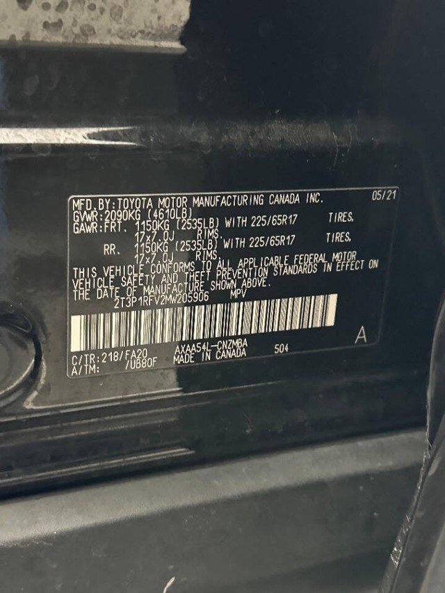 Toyota RAV4 Vehicle Full-screen Gallery Image 17