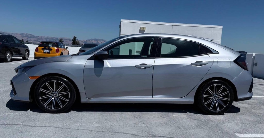 Honda Civic Hatchback Vehicle Full-screen Gallery Image 04