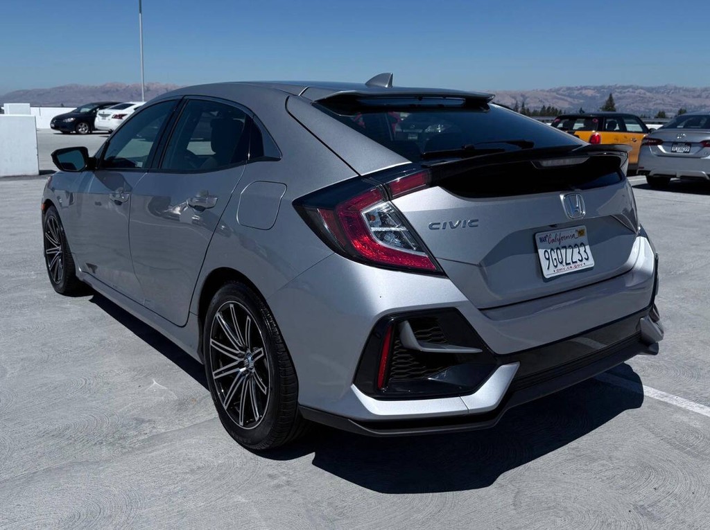 Honda Civic Hatchback Vehicle Full-screen Gallery Image 05