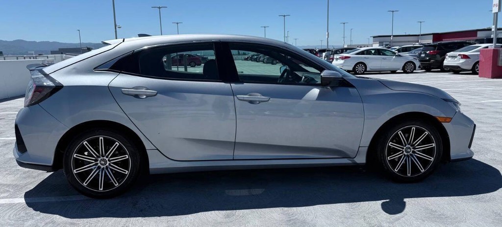 Honda Civic Hatchback Vehicle Full-screen Gallery Image 08