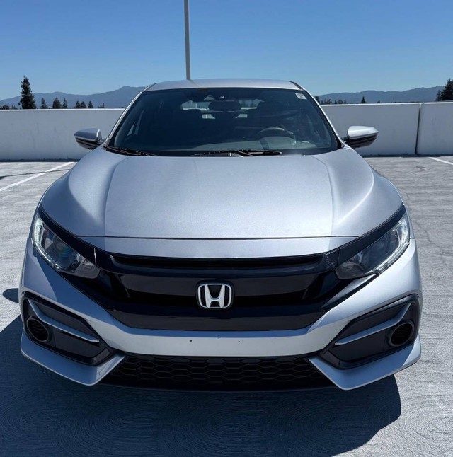 Honda Civic Hatchback Vehicle Full-screen Gallery Image 02