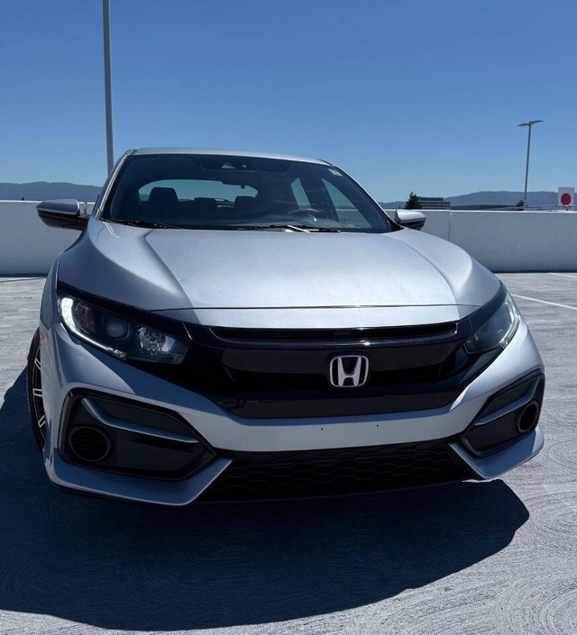 Honda Civic Hatchback Vehicle Full-screen Gallery Image 03