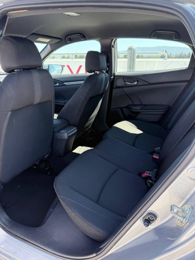 Honda Civic Hatchback Vehicle Full-screen Gallery Image 14