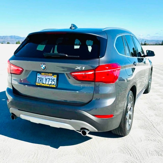 BMW X1 Vehicle Full-screen Gallery Image 07