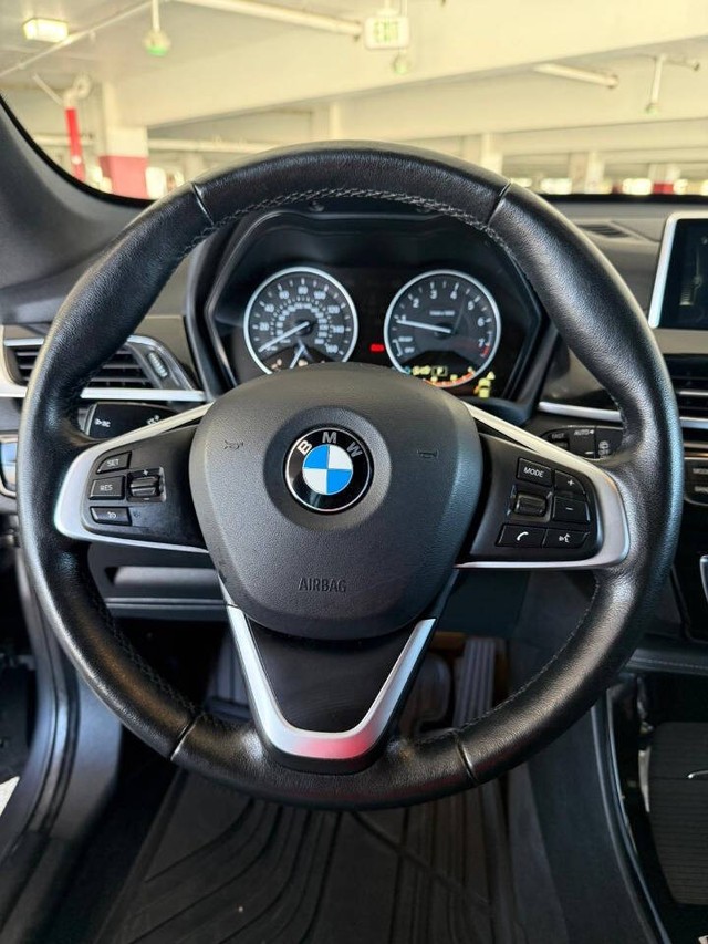 BMW X1 Vehicle Full-screen Gallery Image 10