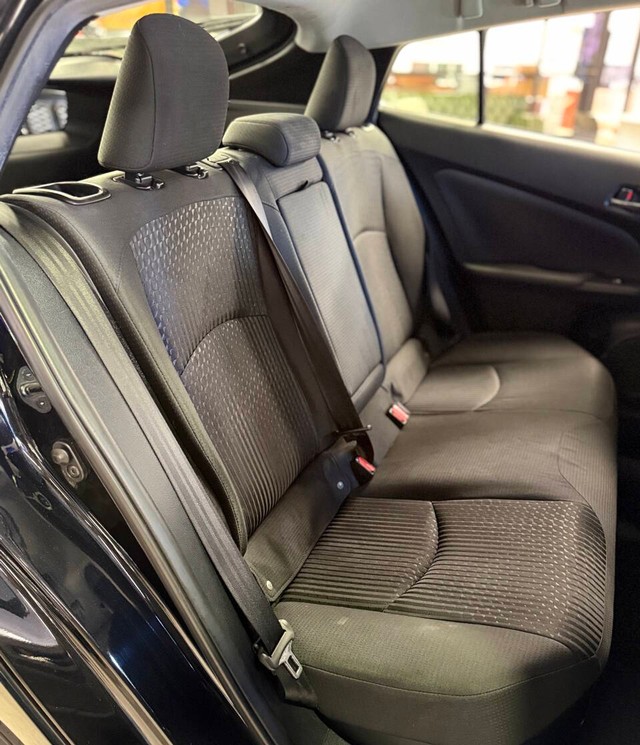 Toyota Prius Vehicle Full-screen Gallery Image 14