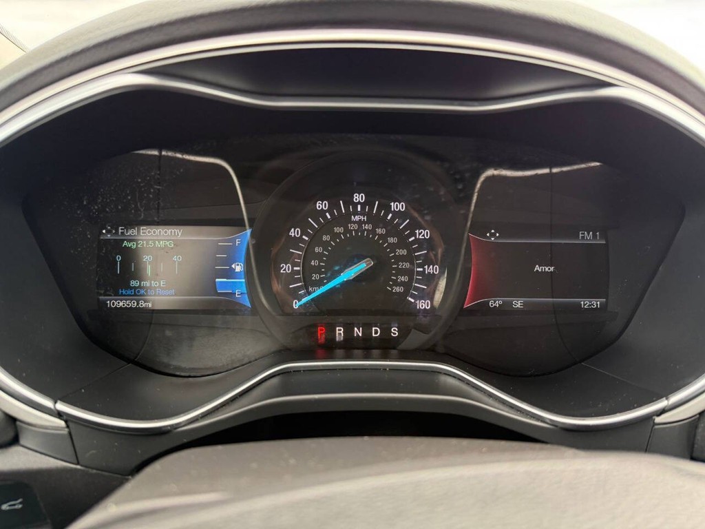 Ford Fusion Vehicle Full-screen Gallery Image 11