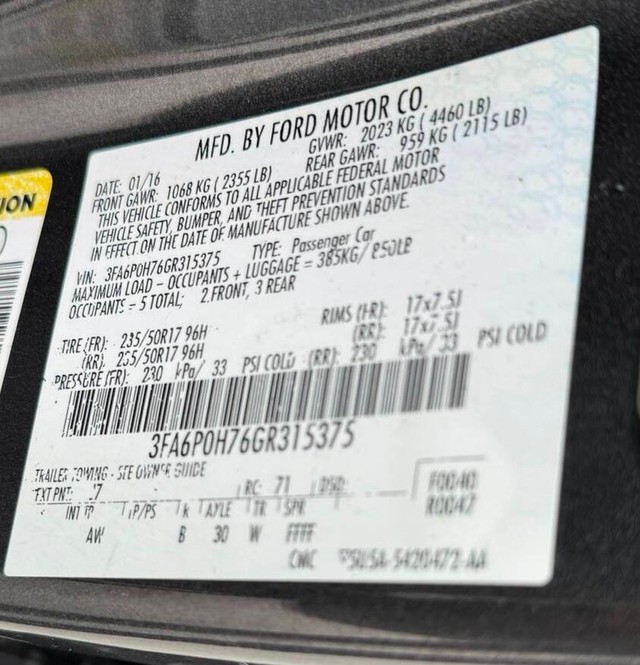 Ford Fusion Vehicle Full-screen Gallery Image 18