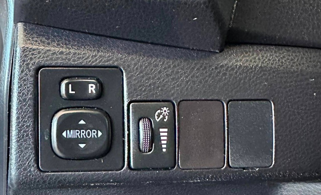 Toyota Corolla Vehicle Full-screen Gallery Image 15