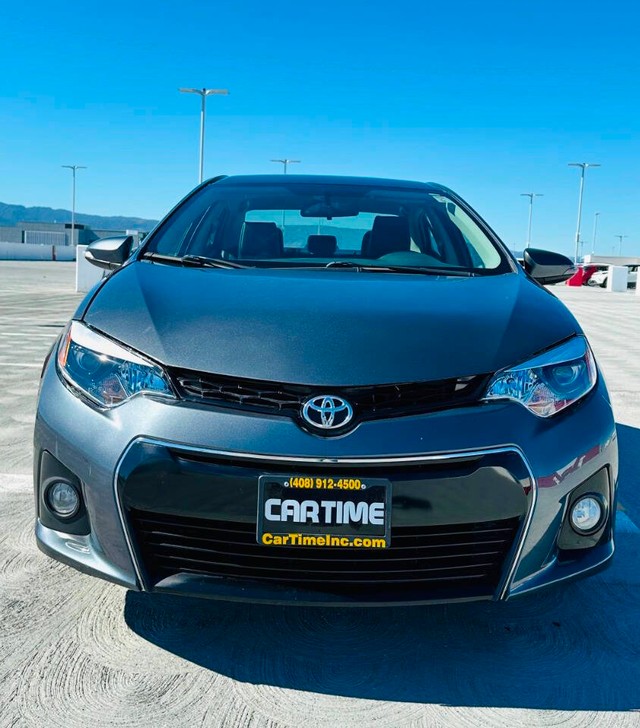 Toyota Corolla Vehicle Full-screen Gallery Image 02