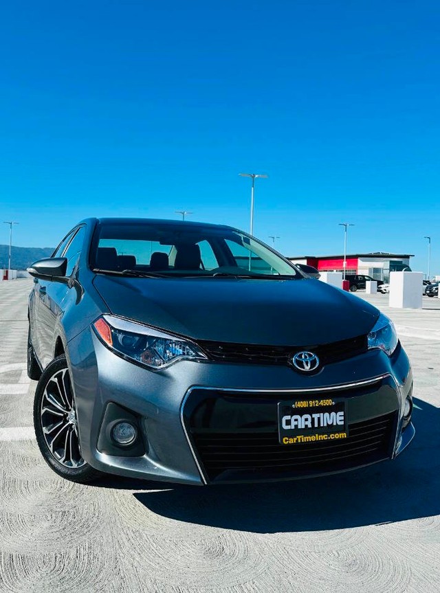 Toyota Corolla Vehicle Full-screen Gallery Image 03