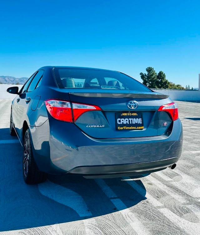 Toyota Corolla Vehicle Full-screen Gallery Image 05