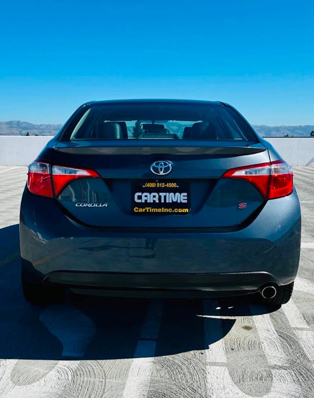 Toyota Corolla Vehicle Full-screen Gallery Image 06