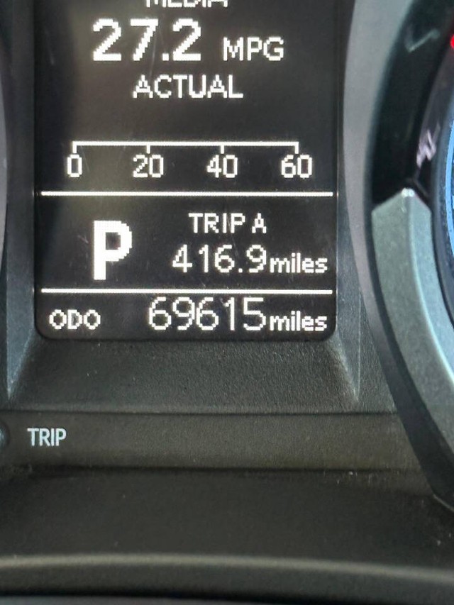 Toyota Corolla Vehicle Full-screen Gallery Image 14